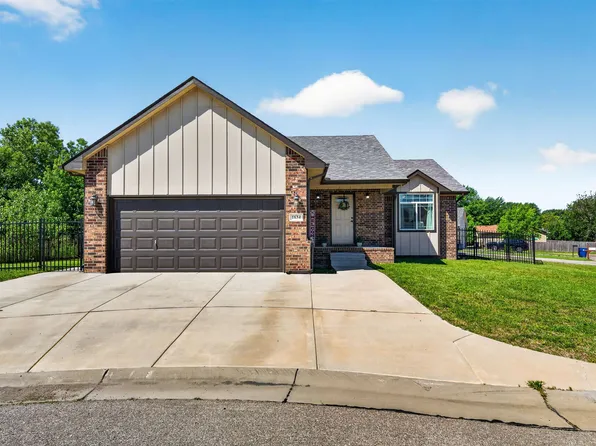 1634 S Smithmoor Ct, Wichita, KS 67207