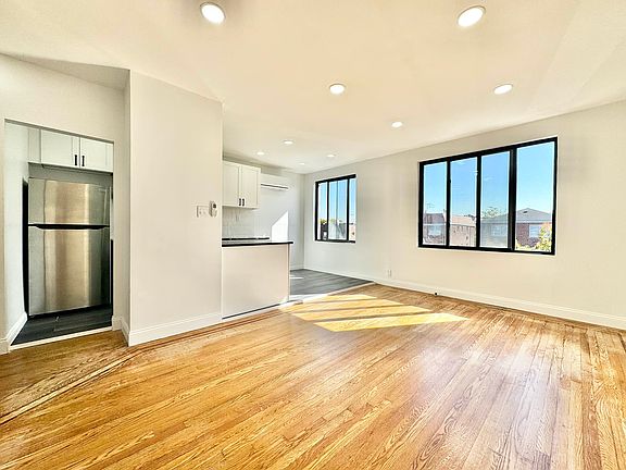 2nd image of 21-58 Steinway St #2