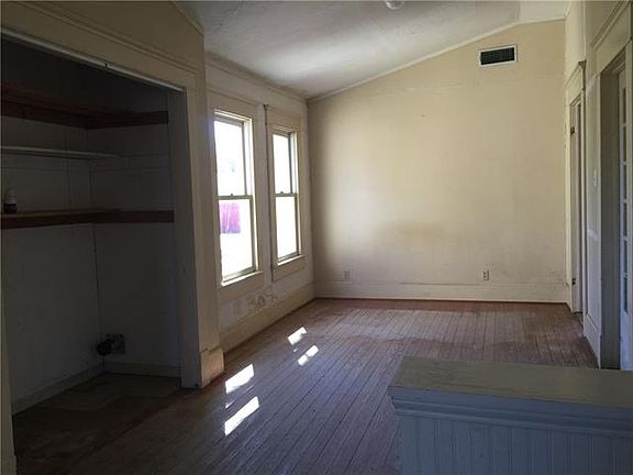 5th image of 626 Kaufman St