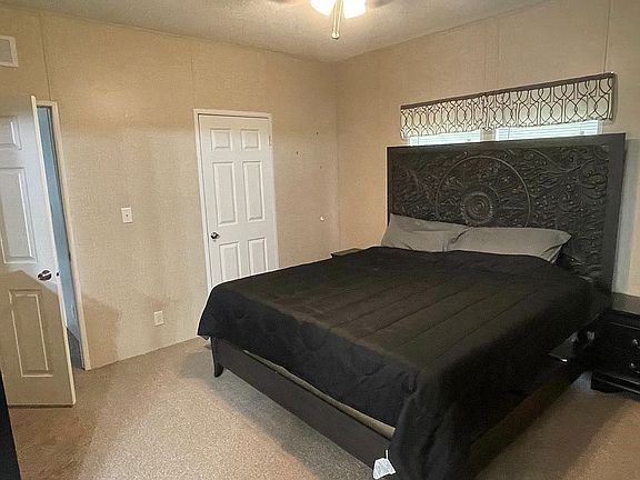 3rd image of 118 Todd Ln