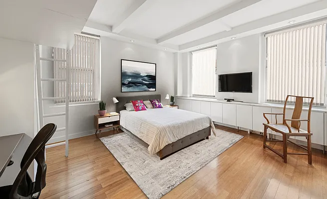 Rented by Mizner Capital Realty | media 28