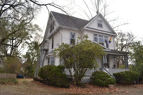 413 W Main St Photo 1