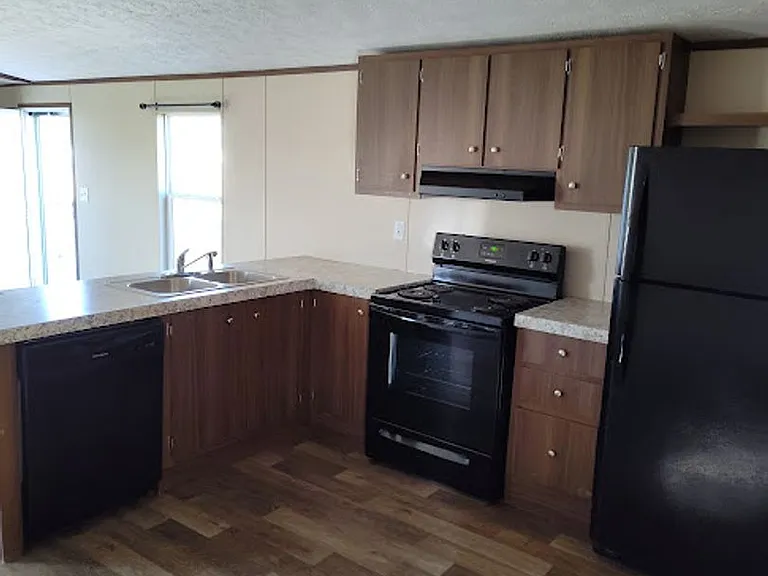 5600 W Kilgore Ave — Photo 20