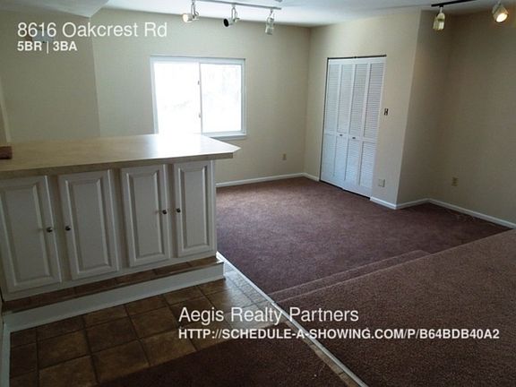 3rd image of 8616 Oakcrest Rd