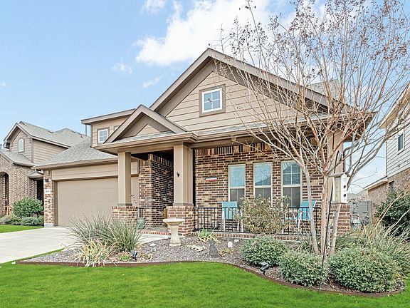 2nd image of 916 Falcon Rd