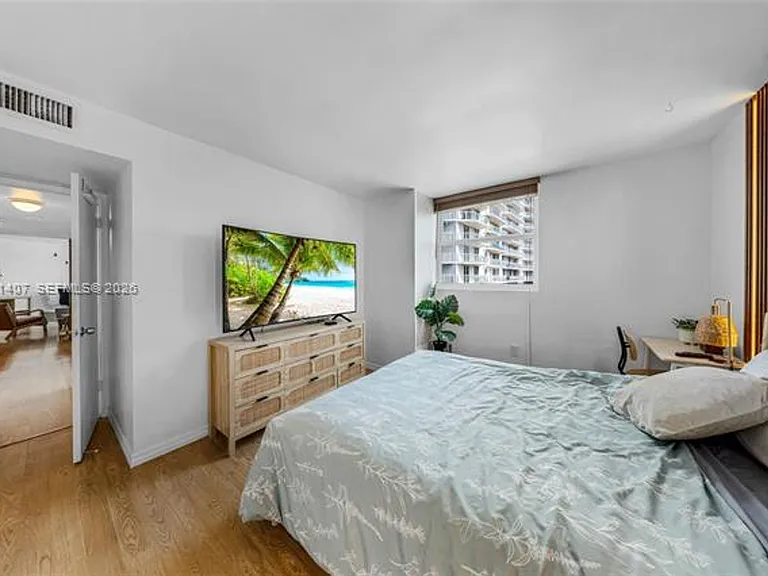 5880 Collins Ave #1007 — Photo 17