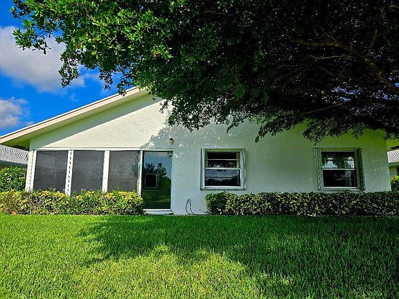 3rd image of 5415 Crystal Anne Drive