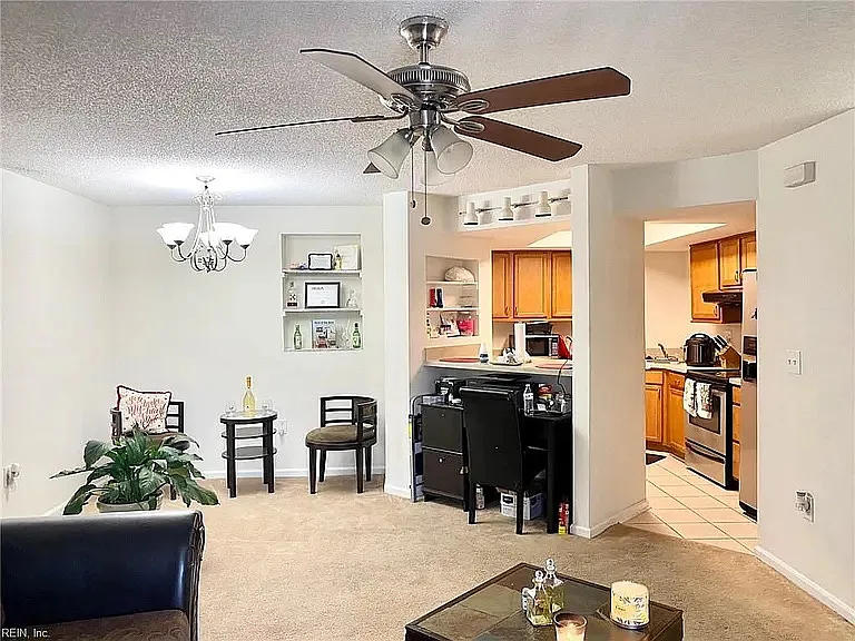 2 bed, 1014 sqft, $1,800 — Photo 2