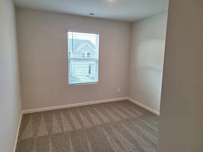 675 Rolling Fields Dr — Photo 10
