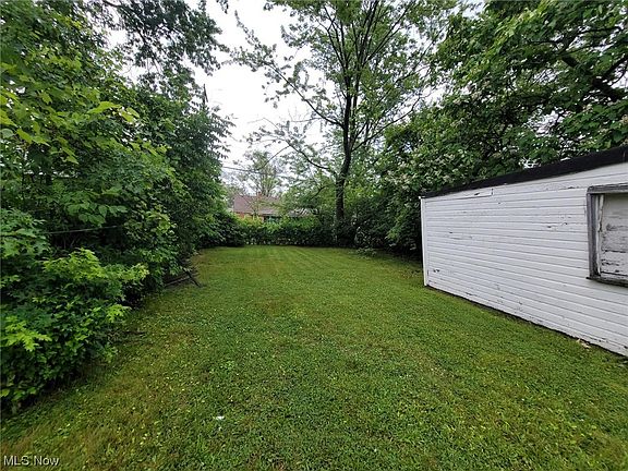 5th image of 11223 Avon Ave