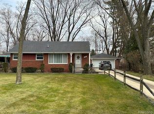 16160 Five Points St, Redford, MI 48240