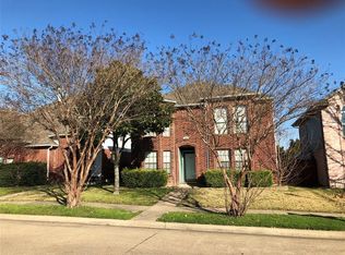 900 Winding Creek Dr, Mesquite, TX 75149