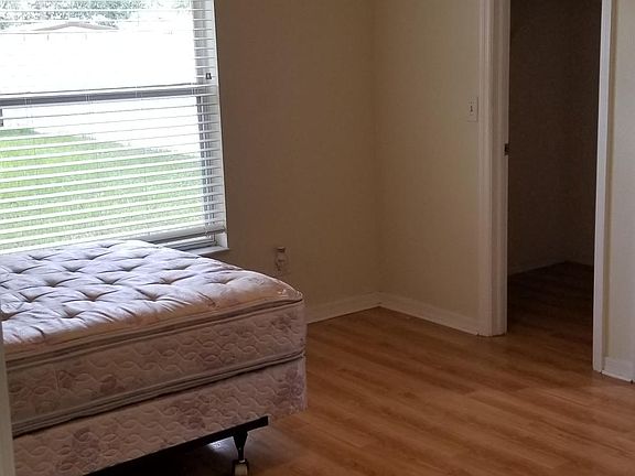 5th image of 4510 45th Ave N