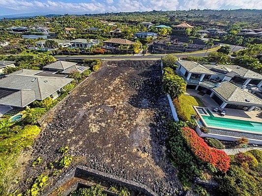 2nd image of Kaula St Lot 19