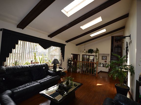 3rd image of 8748 S 82nd Ct