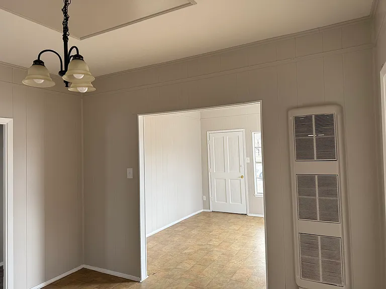 422 W Johnston Ave — Photo 5