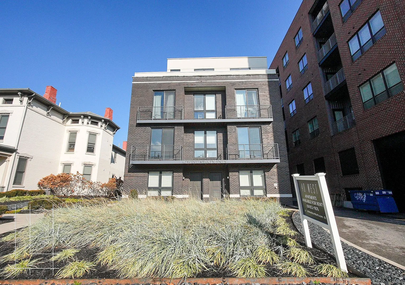 40 West — Photo 2