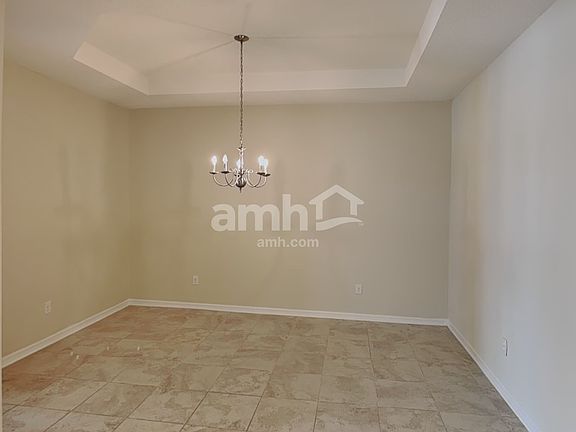 5th image of 1813 Henley St