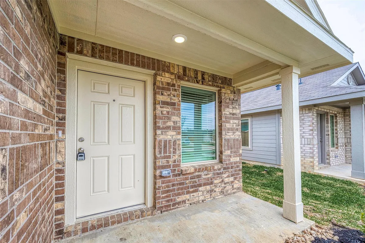 Building Photo - 1491 Las Cuevas Dr