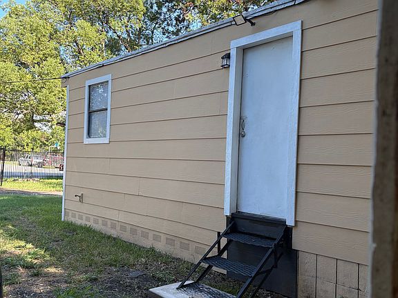 5th image of 216 Bayou Rd