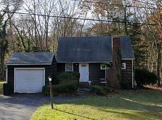 50 Twin Cedar Ln, Northport, NY 11768