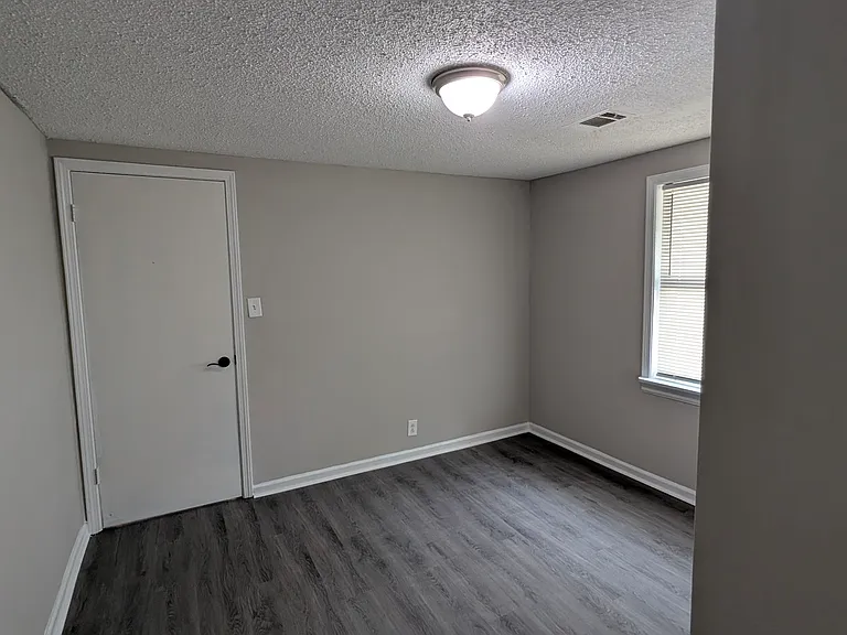 130 Margaret Dr — Photo 10