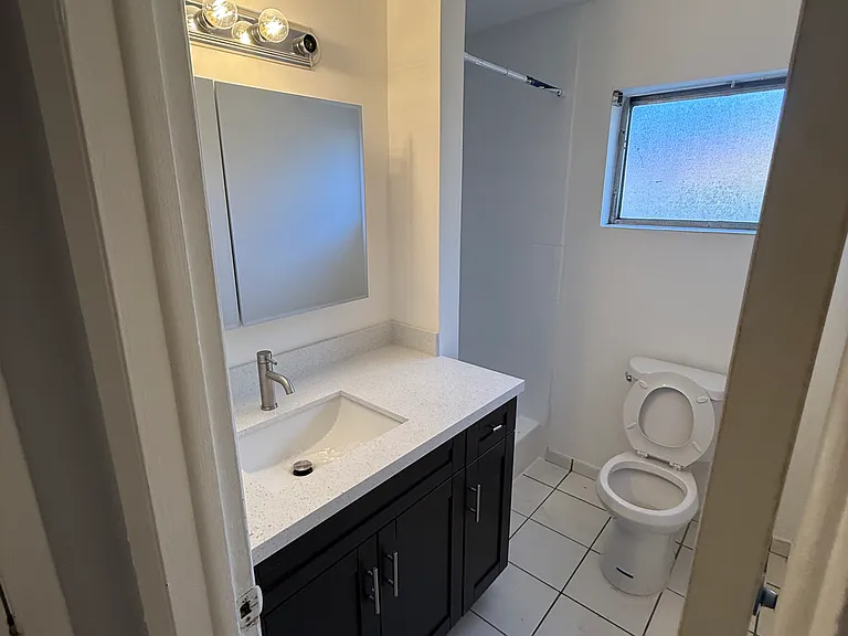 930 SW 16th St #930 — Photo 6