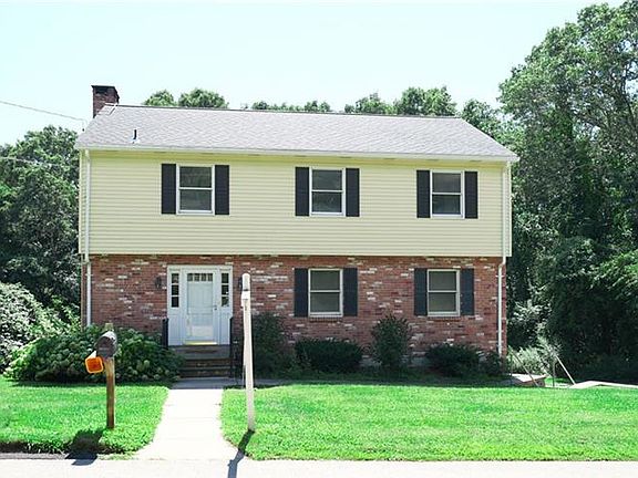 3rd image of 8 Pequot Ave