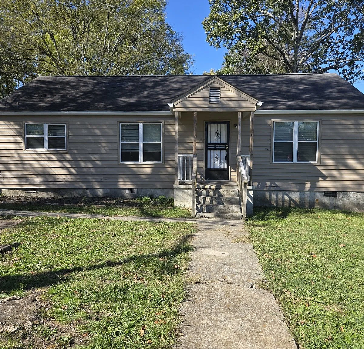 3 bed, 1.0 bath, 1100 sqft, $1,595 — Photo 1