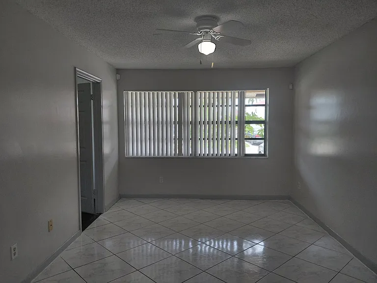 1322 Pines Ln — Photo 5