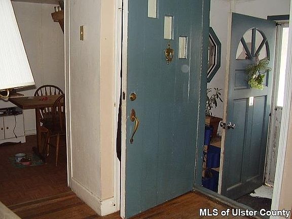 4th image of 310 Hillside Ave