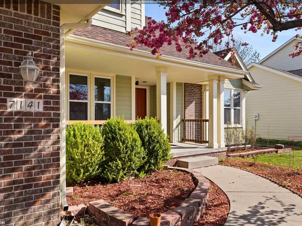 7141 Pommel Pl, West Des Moines, IA 50266