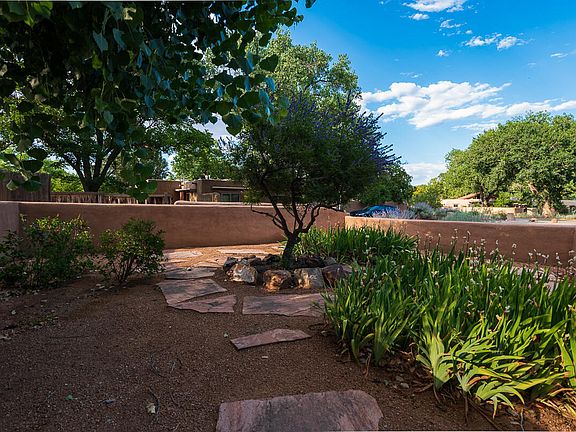 5th image of 1022 Acequia Trl