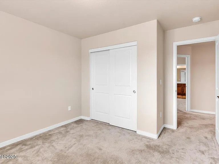 916 Garden Ct — Photo 29
