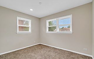 5th image of 617 W Kenilworth Ave