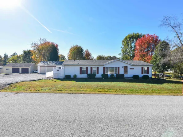 11101 Country Homes Dr, Evansville, IN 47712