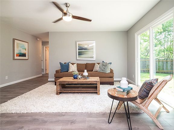 3rd image of 2523 Dovemeadow Dr