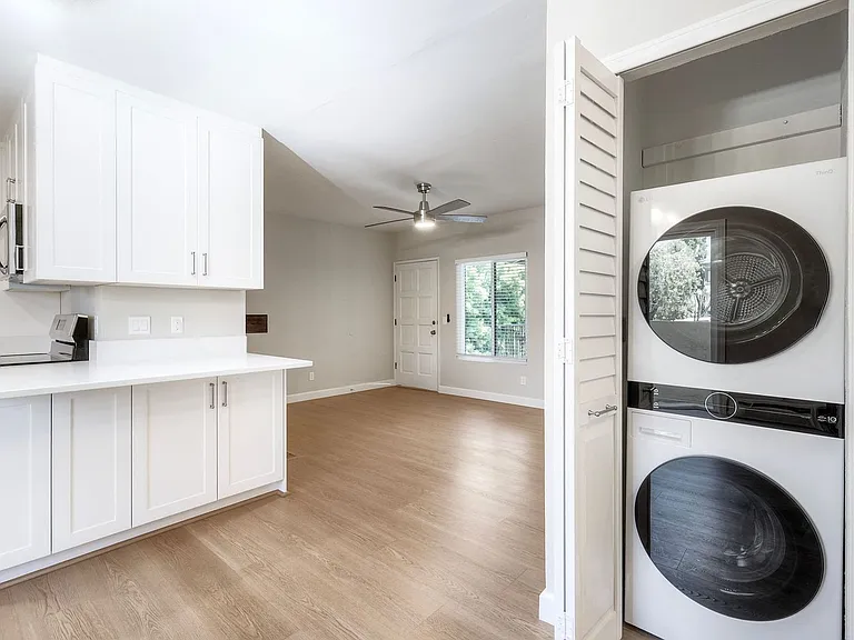 2538 C St #7 — Photo 9