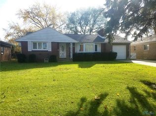 2730 Luverne Ave, Oregon, OH 43616