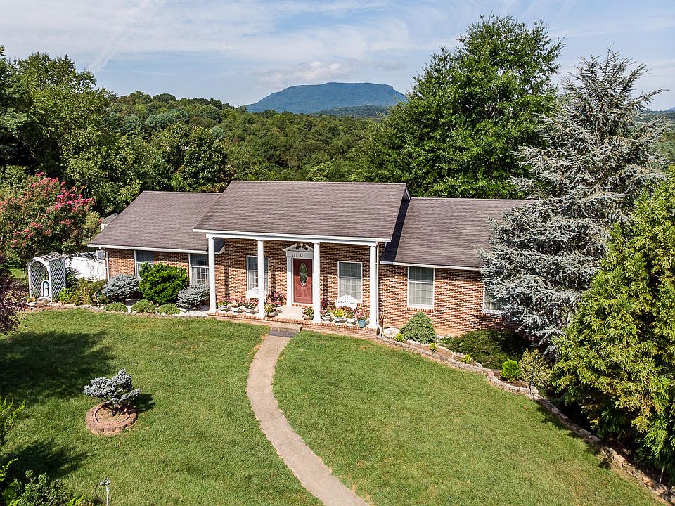 1st image of 207 Shepherd Dr