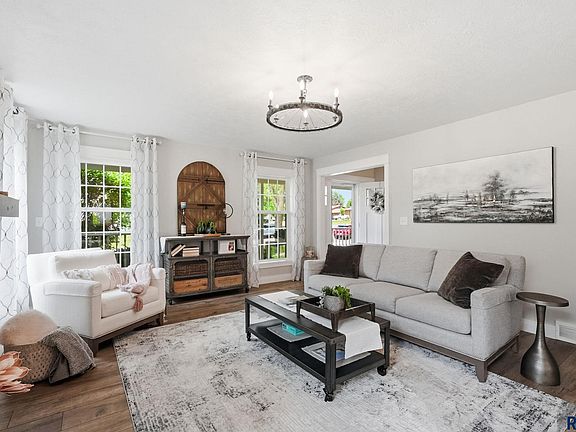 3rd image of 425 Kringen Ave