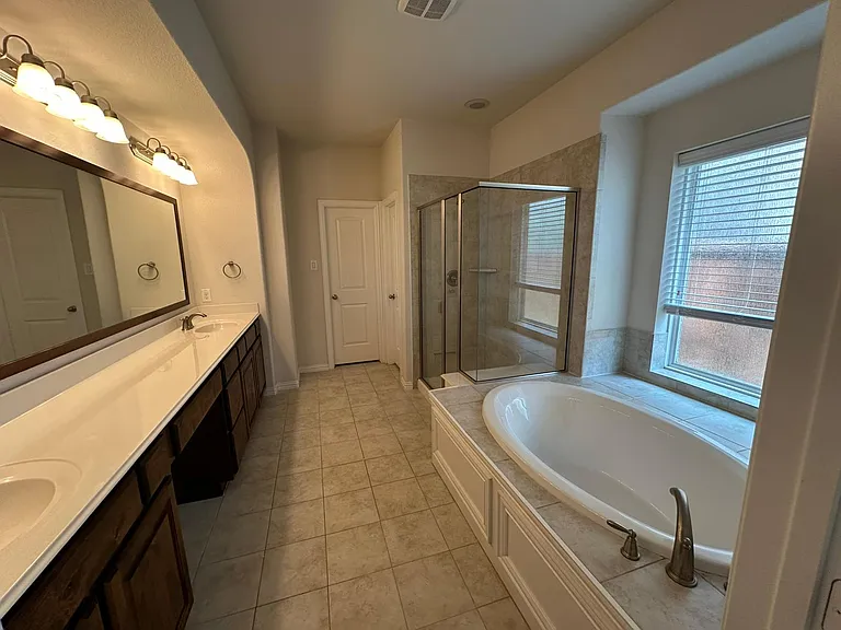 5660 Domer Dr — Photo 16