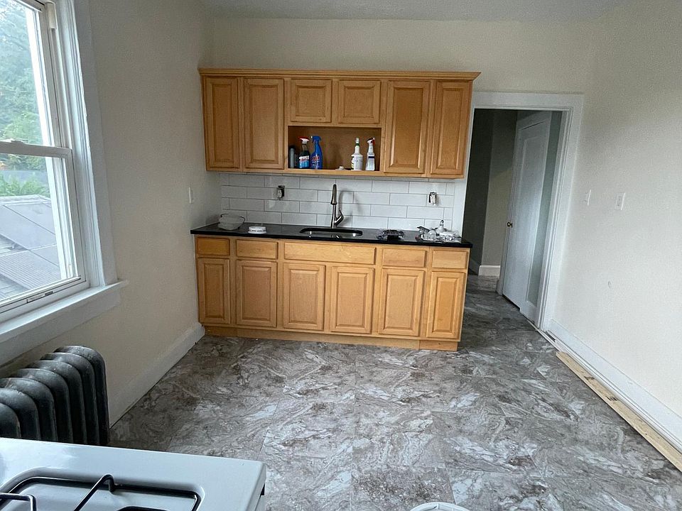 1st image of 137 Burhans Ave