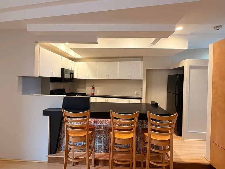 401 State St #P101 — Photo 5