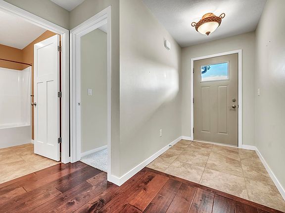 2nd image of 1011 Eloise St
