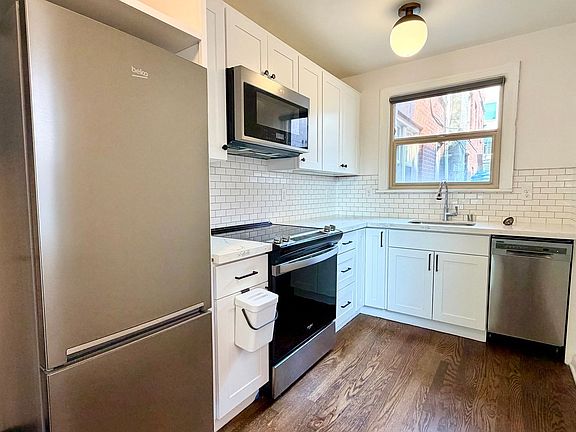 5th image of 5234 University Way NE #102