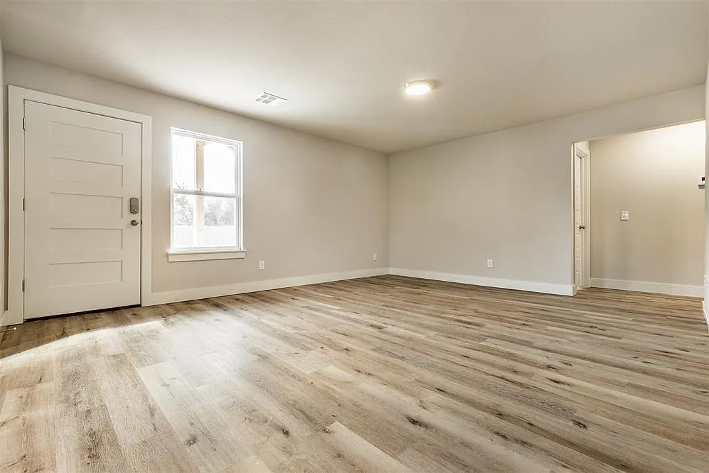 19 North Howard Street - 1 — Photo 2