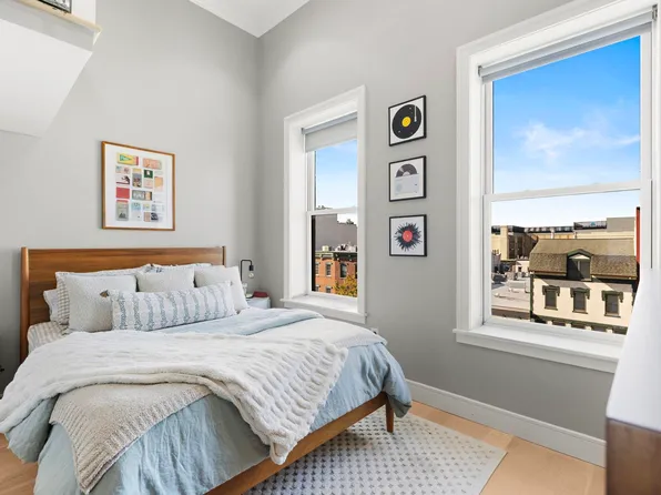 313 Washington Street image 8 of 21