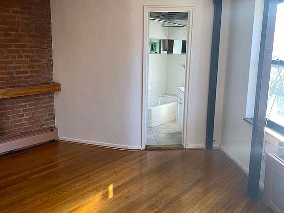 2nd image of 61 Avenue South E #7