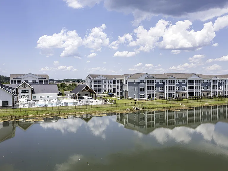 Anchor Pointe Apartments — Photo 36